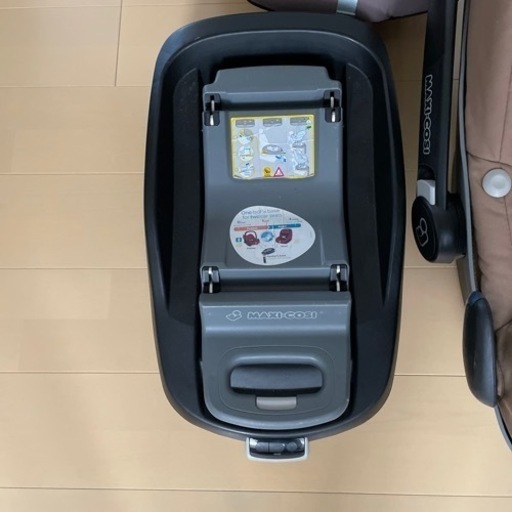 引取先決定　マキシコシ　チャイルドシート　ベビーシート　family fix フルセット