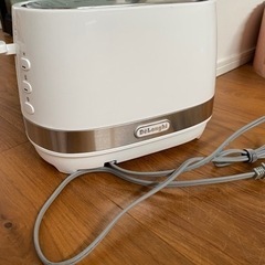 デロンギ　トースター　CTLA-2003J-W