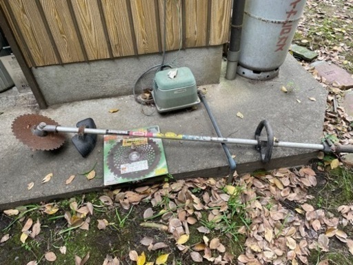 コンバイン　草刈機　精米器　引き取ってくださるかた募集