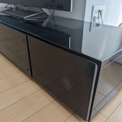 テレビ台 テレビボード 180幅 鏡面 ローボード ロータイプ テレビラック ブラック 美品 2020年購入の画像