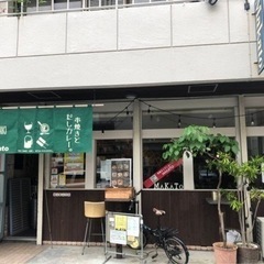 飲食店スタッフの画像