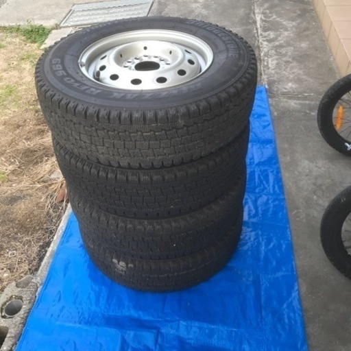 売れましたスタッドレス　タイヤ　165R13LT 6PR