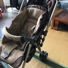 【片付け中】Combi A型ベビーカー