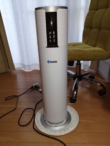 加湿器　8L　銀色の蓋開けて上から吸水