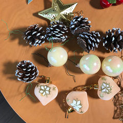 クリスマスツリー用のオーナメントの画像