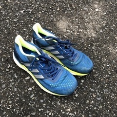 アディダスランニングシューズ