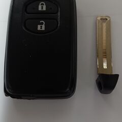プリウスの合鍵、３０系の中古スマートキー１個（３代目プリウス(P...