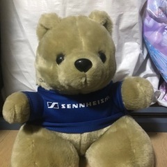 クマのぬいぐるみ　sennheiser