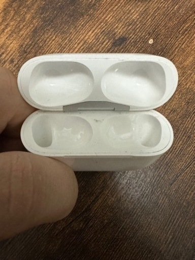 AirPods Pro 第一世代　中古　ケース