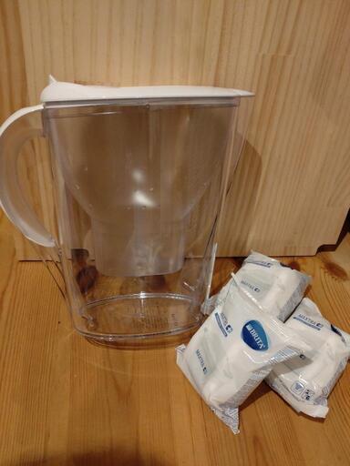 ★新品★ブリタ浄水器　カートリッジ3つ付き