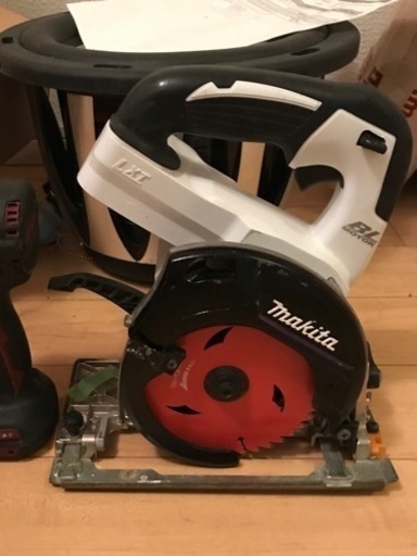 【早い者勝ち】マキタ　14V  丸ノコ　今なら３アンペアバッテリー1個サービスしますバッテリーサービスは本日のみです！