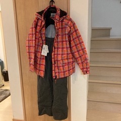 【取引中】女性用　スキーウェア　上LL 下M