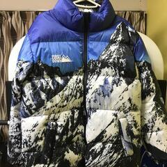 ファーストダウン　雪山柄ダウンジャケット　リバーシブル　ほぼ新品...