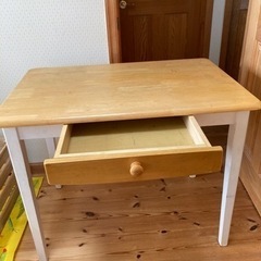 カントリー調の机&椅子2脚セット🇨🇦の画像