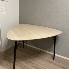 カフェ風三角ダイニングテーブル（ほぼ新品）