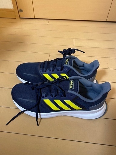 adidasスニーカー