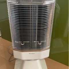 遠赤外線ヒーター　電気ストーブ暖房器具