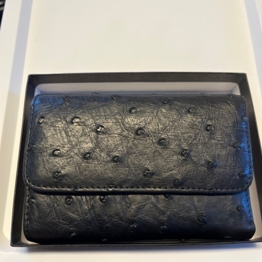 オーストリッチ被せ折財布　ブラック　本革　未使用