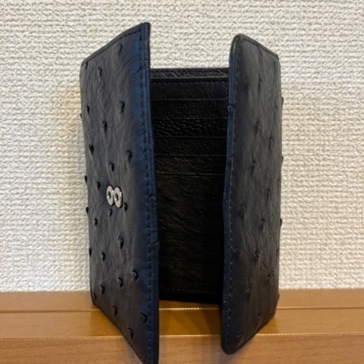 オーストリッチ被せ折財布　ブラック　本革　未使用