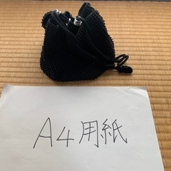 ビーズ黒の巾着バック