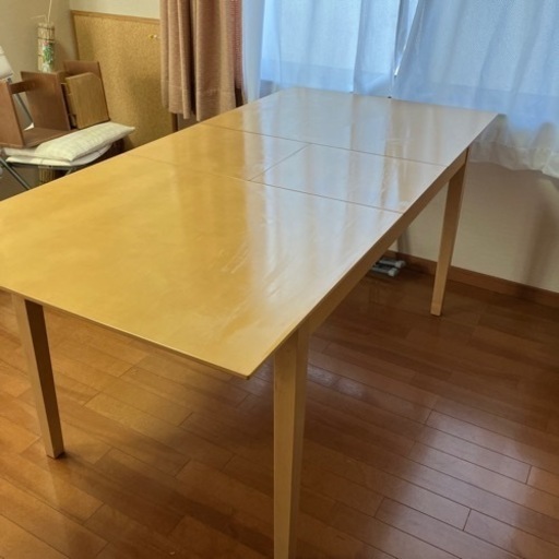 テーブル