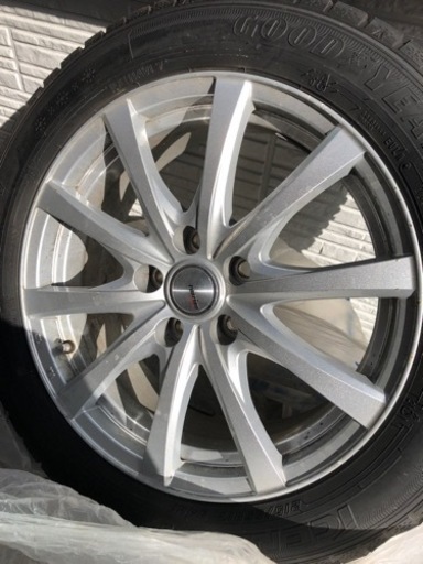 決まりました　215 55 17 スタッドレスタイヤ