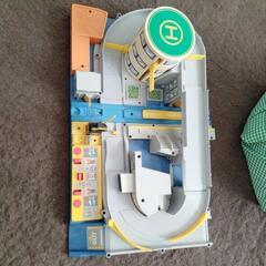 トミカ？プラレール？