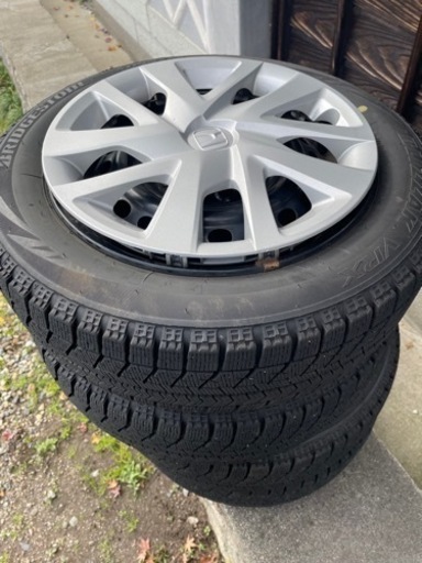 スノータイヤN BOX(お取り引き決定致しました)