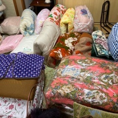 新品あり　高品質もの多し　布団　毛布　衣類