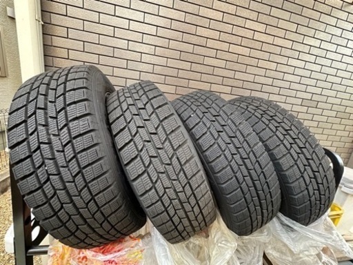 スタッドレスタイヤ 175/65R15 84Q
