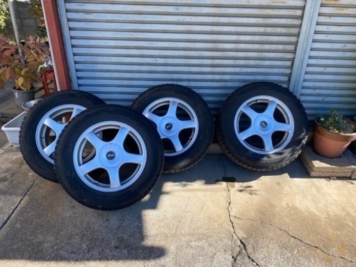 ①【中古】215/65R16 スタッドレスタイヤ(溝5〜6mm)パジェロイオホイール