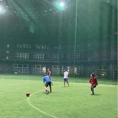 11月27日（日）17〜19時セルラーにてフットサルしませんかー？