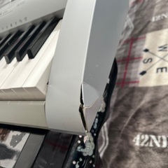 CASIO  CTK-4000 損傷あり謎のシール付きの画像