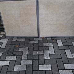 正方形の畳82cm 二枚有ります。一枚300円値下げしました。の画像