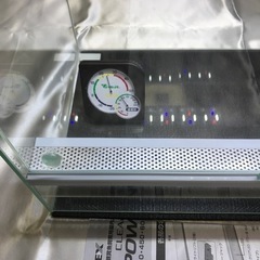 エーハイム　レプタイルケージとLEDライトのセット③の画像