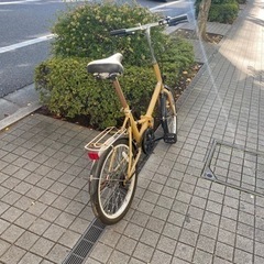 折りたたみ自転車　イエローの画像
