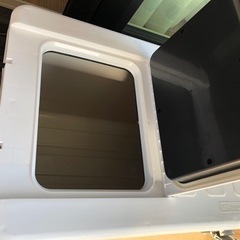 28日　SHINWA 大きめクーラーボックス　3回BBQにて使用しただけの美品ですの画像