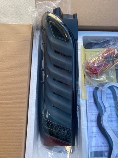 更に値下げします！ヴァレンティ　コラボ　LEDテール　オープニングアクション