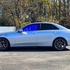 ベンツ　Eクラス　【YouTubeで現車確認】E250　ブルーエフィシェンシーアバンギャルド　ターボ　1800cc サンルーフ　ナビ　地デジ　バックカメラ　ETC　HIDの画像