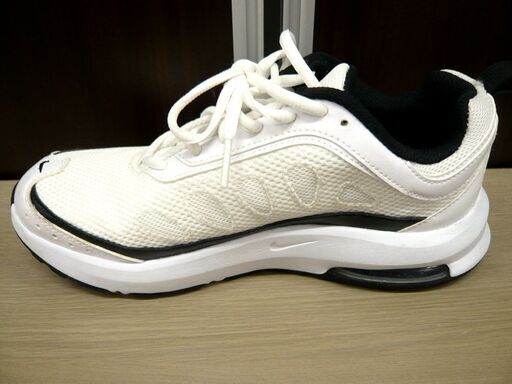 スニーカー ナイキ エアーマックスAP CU4870-100 レディース 24cm 白×黒 NIKE AIRMAX AP 中古 苫小牧西店