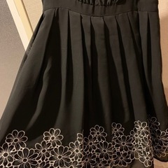ワンピ　キャミワンピ　ワンピース　花柄　ブラック　黒の画像