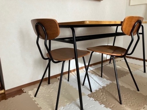 お値下げしました　ダイニングテーブルセット　椅子2脚