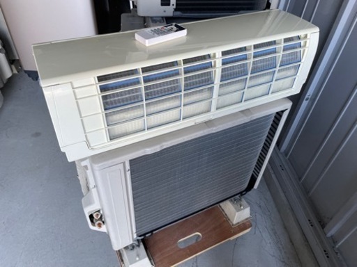 MITSUBISHI 2.2kwエアコン　 MSZ-GV253-W  2013年製