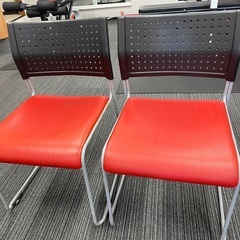 【処分】スタッキングチェア赤レッド６脚で1,000円　　定価参考...