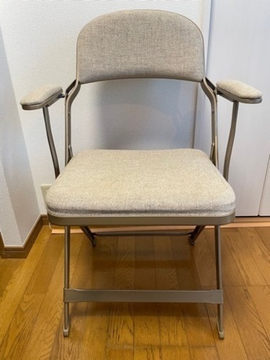 クラリン社　チェア　パシフィックファニチャー　ベージュ