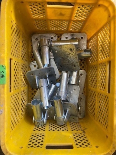 単管パイプ足場セット4m150本 3m30本 2m50本 0.5m〜1m40本 3連クランプ130個 2連直交140個 固定ベース45個 自在ベース10個 ジョイント120個