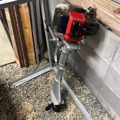 ボートと二馬力船外機