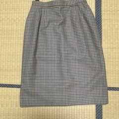 レディーススーツ　サイズLの画像