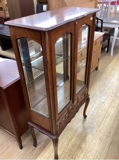 KK-104【新入荷　リサイクル品】イタリア製　クラシカル　コレクションキャビネット　猫脚