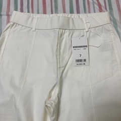 2999円→値下げ！！！DoCLASSE新品タグ付き未使用白パンツ売ります！の画像